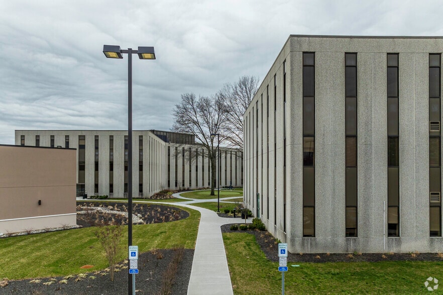 1719 State Route 10, Parsippany, NJ for lease - Building Photo - Image 3 of 6