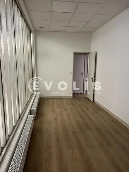 Office in Paris for sale - Interior Photo - Image 2 of 8