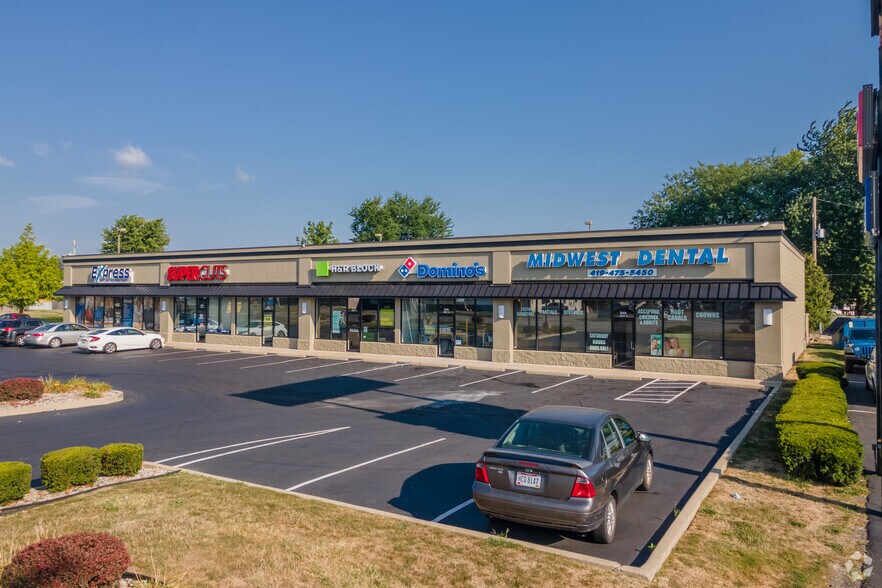 240 W Alexis Rd, Toledo, OH for sale - Primary Photo - Image 1 of 1