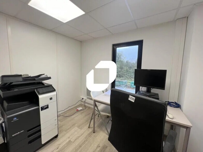 Office in Templeuve-en-Pévèle for lease - Interior Photo - Image 2 of 18