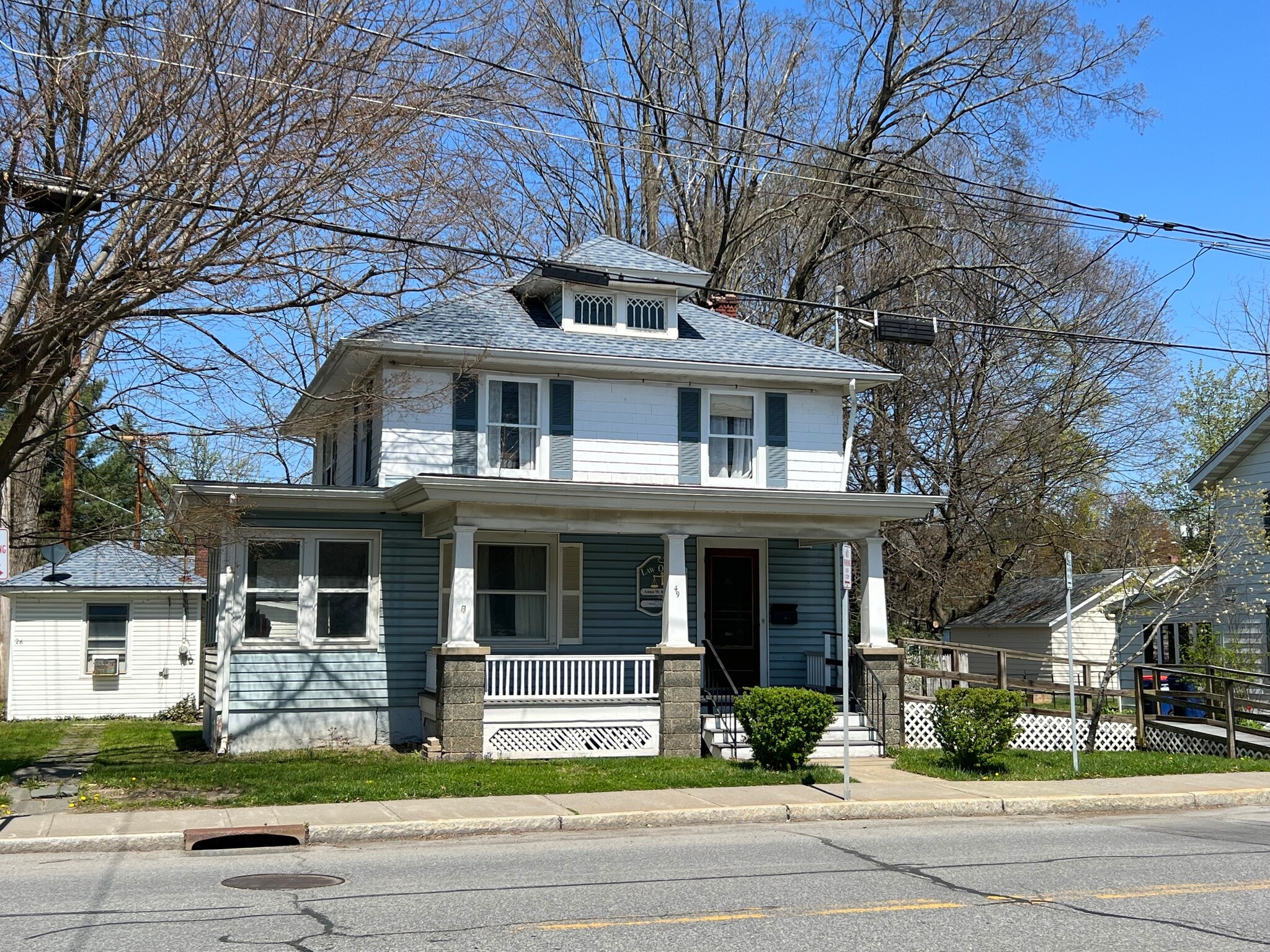 49 W Market St, Red Hook, NY 12571