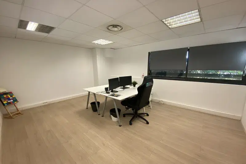 Office in Montpellier for lease Interior Photo- Image 1 of 2