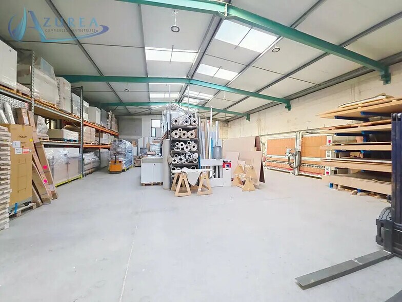 Industrial in Saint-Jeannet for lease - Interior Photo - Image 3 of 9