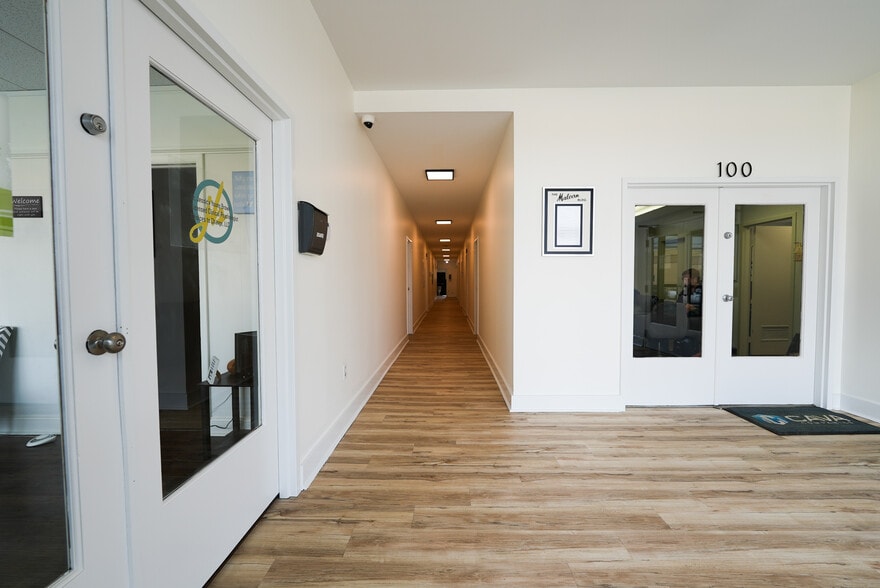 2405 Westwood Ave, Richmond, VA for lease - Interior Photo - Image 3 of 5