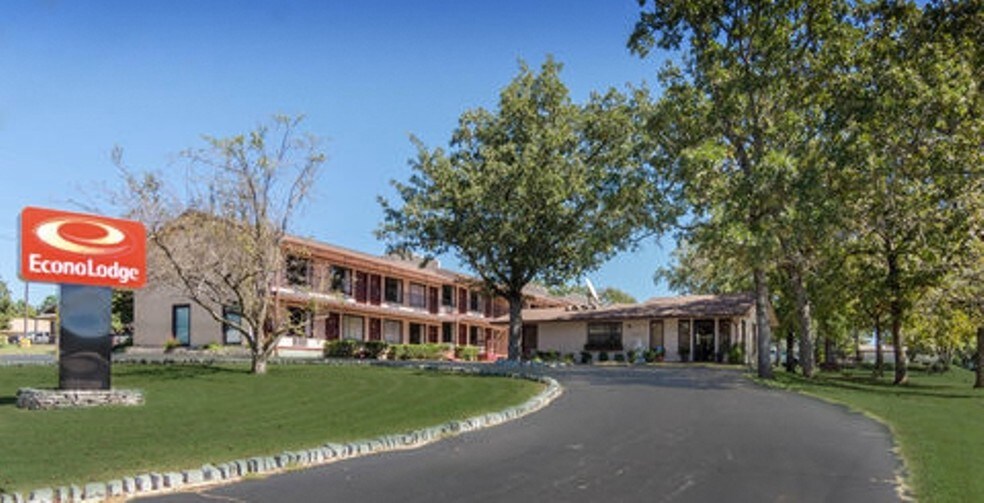 601 Sylamore Ave, Mountain View, AR for sale - Building Photo - Image 1 of 1