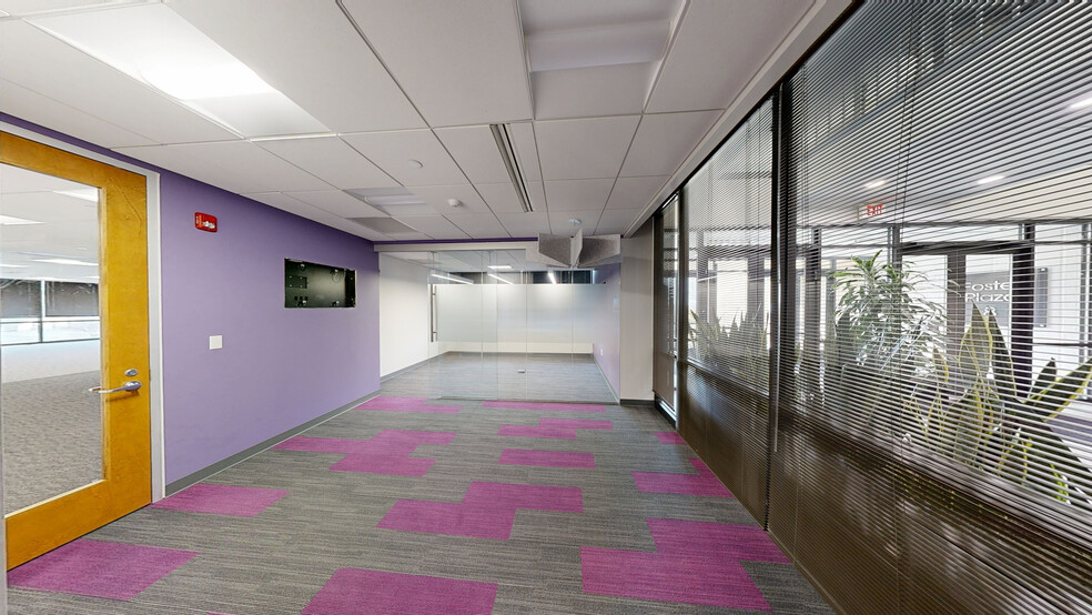 730 Holiday Dr, Pittsburgh, PA for lease - Matterport 3D Scan - Image 3 of 41