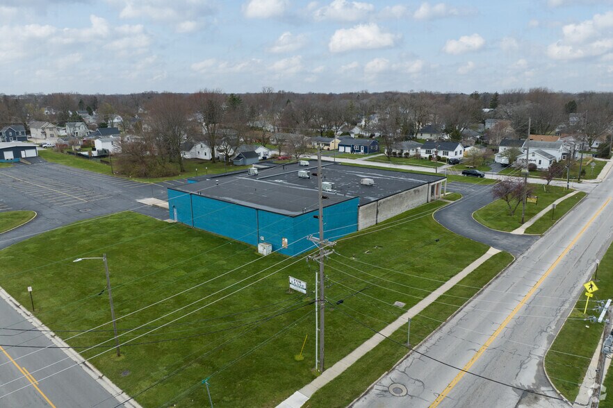 300 E Poe Rd, Bowling Green, OH for lease - Building Photo - Image 1 of 5