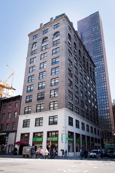 267 Fifth Ave, New York, NY for sale - Building Photo - Image 1 of 1