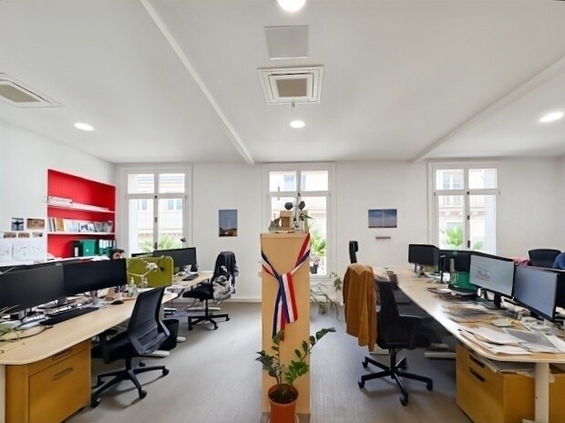 Office in Paris for lease - Building Photo - Image 1 of 8