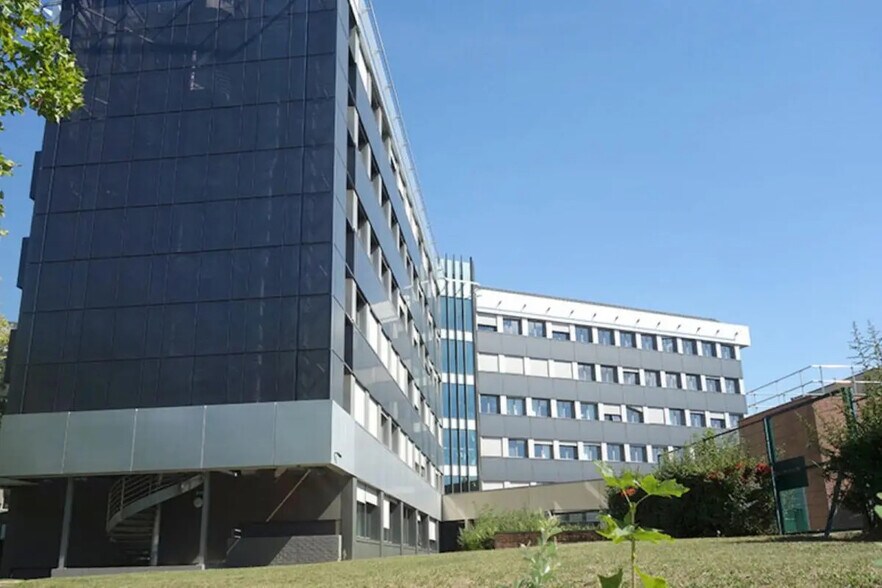 4 Avenue Pablo Picasso, Nanterre for lease - Building Photo - Image 3 of 14