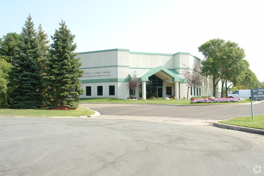 13200 N 10th Ave, Plymouth, MN for lease - Building Photo - Image 3 of 4