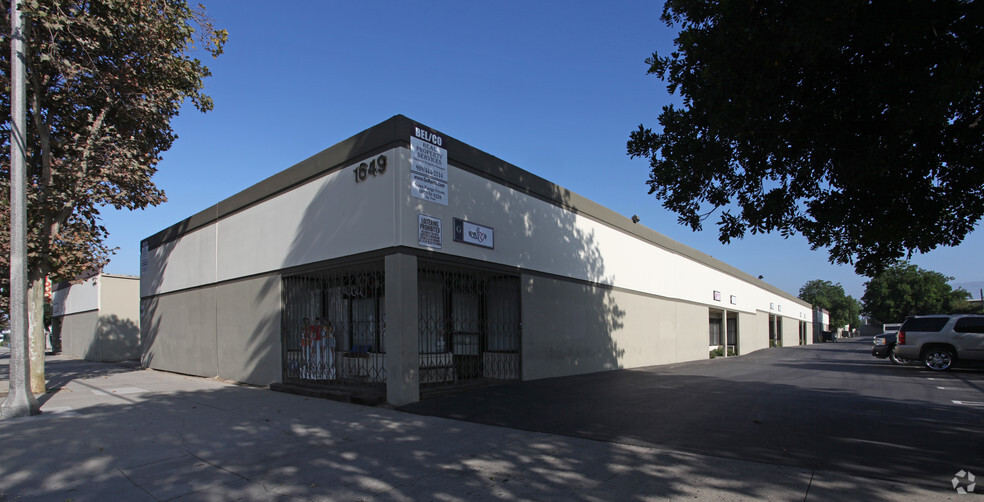 1649 E Mission Blvd, Pomona, CA for lease - Primary Photo - Image 1 of 3