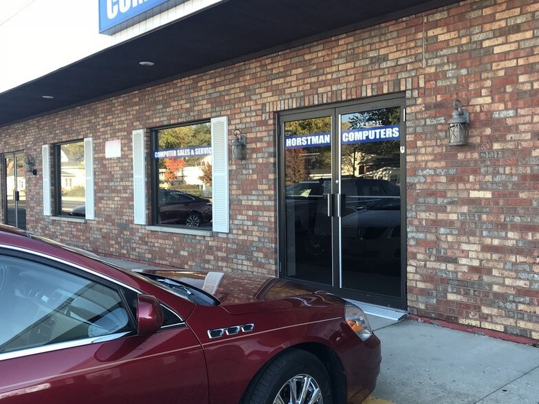 9 N Bird St, Sun Prairie, WI 53590