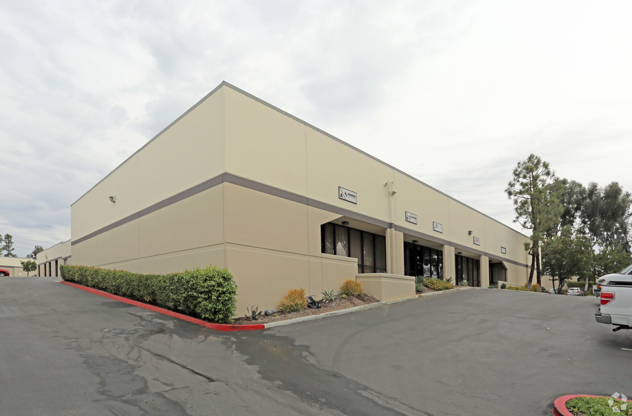 7250 Engineer Rd, San Diego, CA for lease Primary Photo- Image 1 of 7