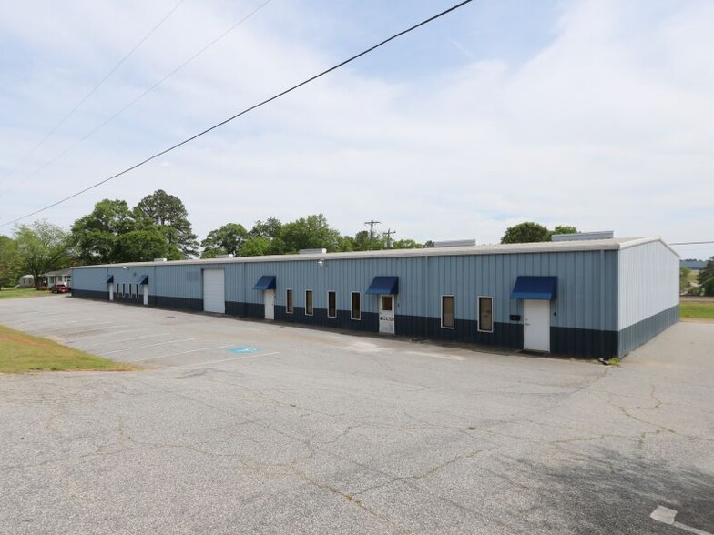 1810 E Poinsett St, Greer, SC for lease - Building Photo - Image 1 of 18