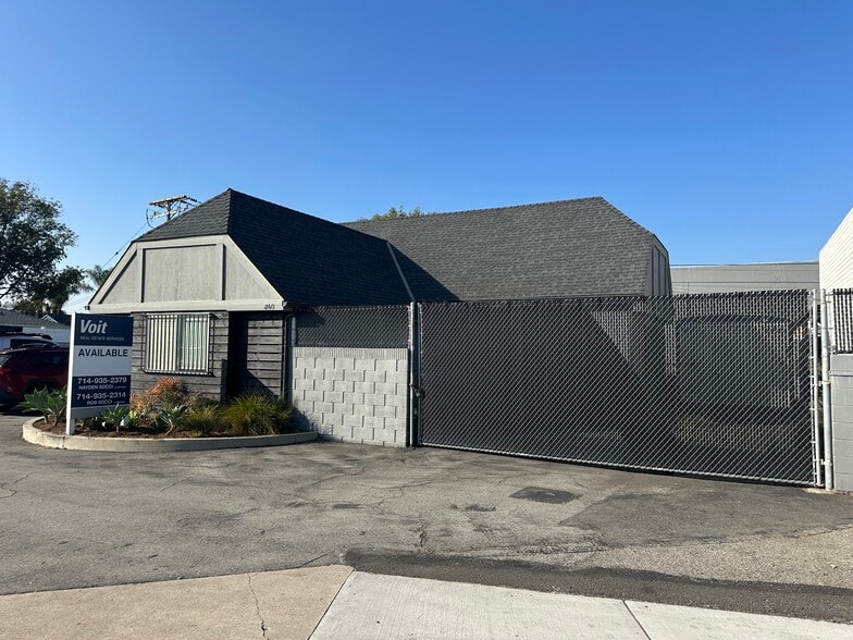 840 W 19th St, Costa Mesa, CA for lease - Primary Photo - Image 1 of 2