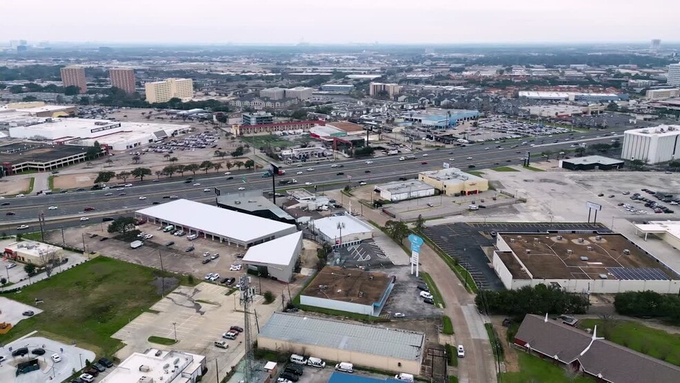 6816 Larkwood Dr, Houston, TX for lease - Commercial Listing Video - Image 2 of 30