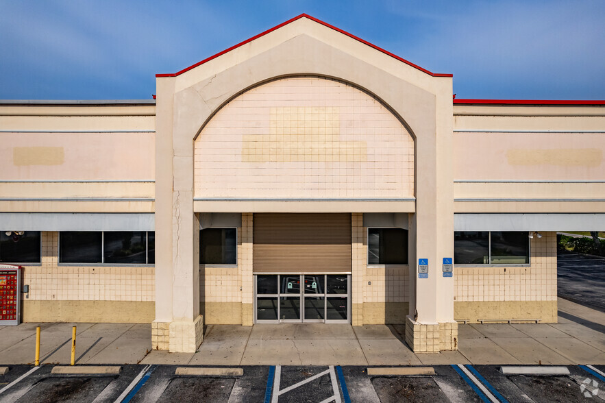 1235 N 14th St, Leesburg, FL for lease - Building Photo - Image 3 of 10