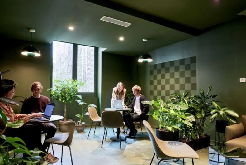 Coworking Space in Paris for lease - Interior Photo - Image 3 of 5