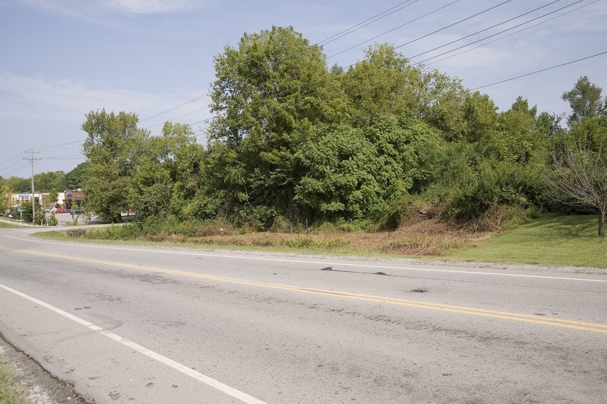 390 Downs Blvd, Franklin, TN for sale - Building Photo - Image 2 of 4