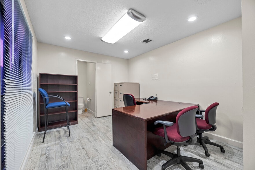 11111 Jones Rd, Houston, TX for sale - Interior Photo - Image 3 of 13