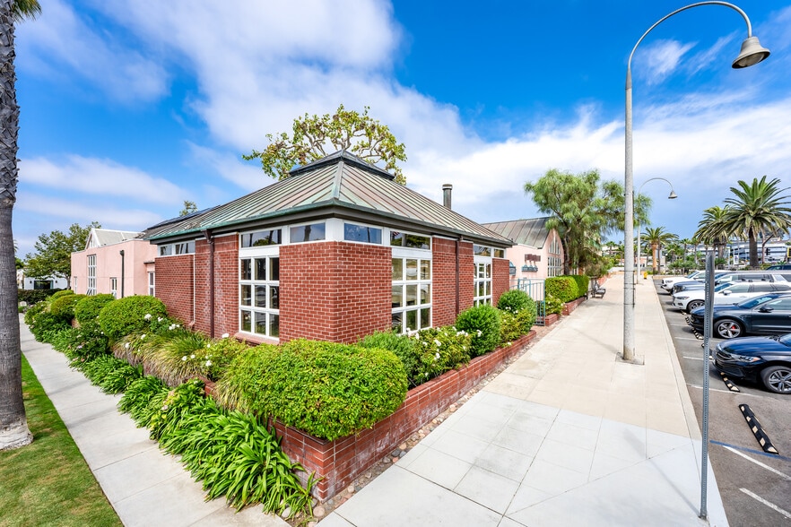 116 W Plaza St, Solana Beach, CA for lease - Building Photo - Image 2 of 5