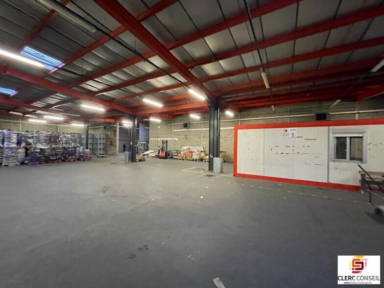 Industrial in Saint-Étienne-du-Rouvray for lease - Interior Photo - Image 3 of 10
