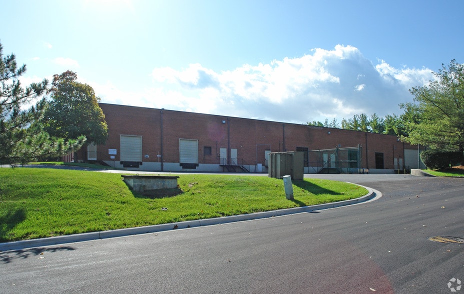 LOCKHEED MARTIN PORTFOLIO portfolio of 2 properties for sale on LoopNet.com - Primary Photo - Image 2 of 2