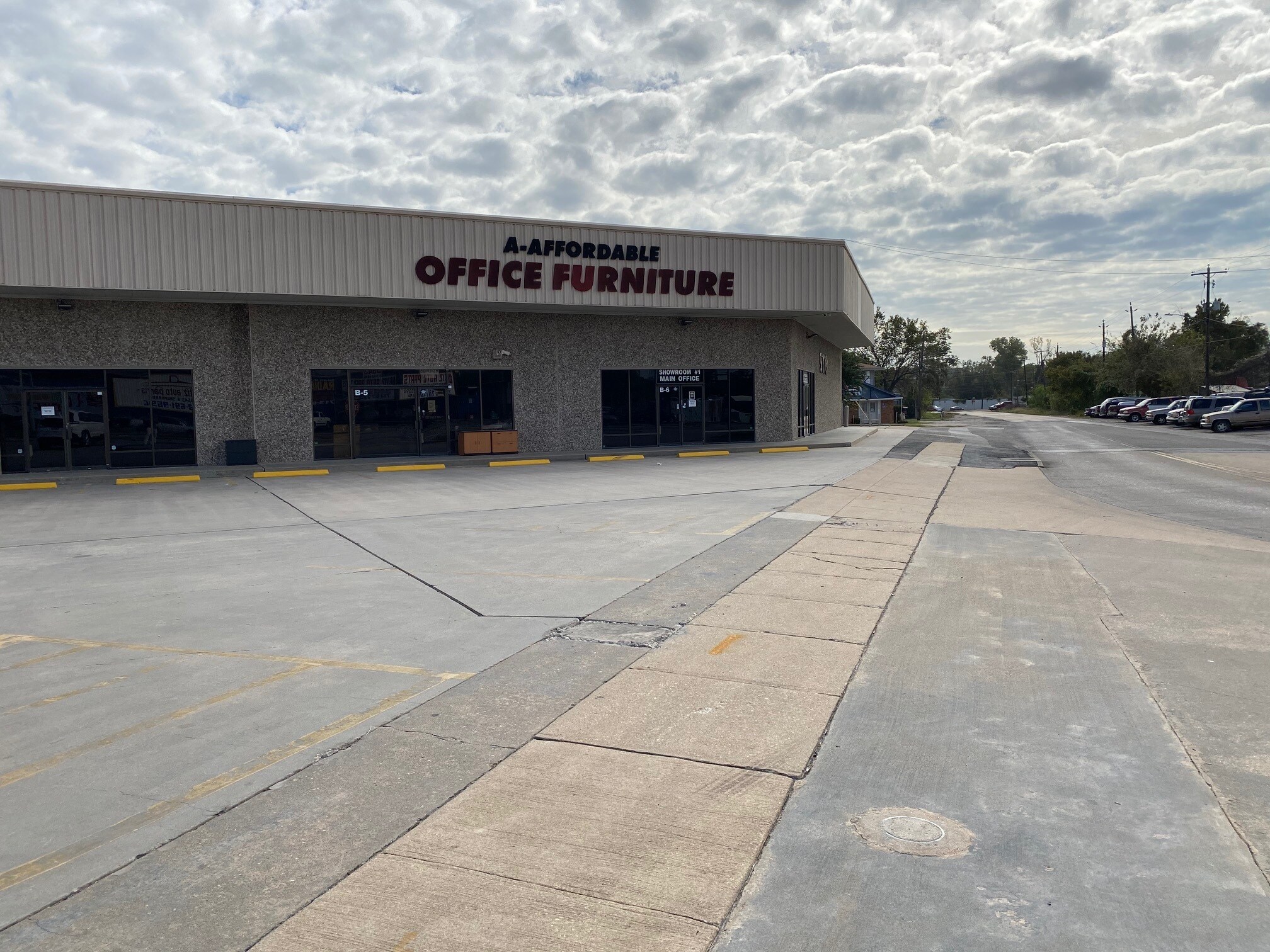 5708 N Shepherd Dr, Houston, TX 77091 5708 N Shepherd