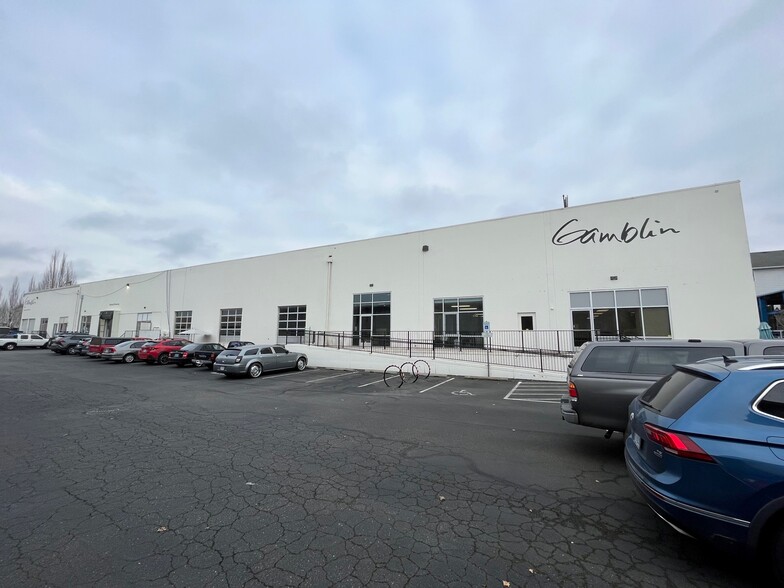 2718-2734 SE Raymond St, Portland, OR for sale - Building Photo - Image 1 of 1