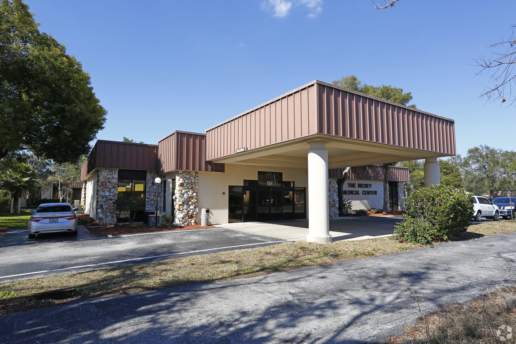 Office in New Port Richey, FL for sale Primary Photo- Image 1 of 1