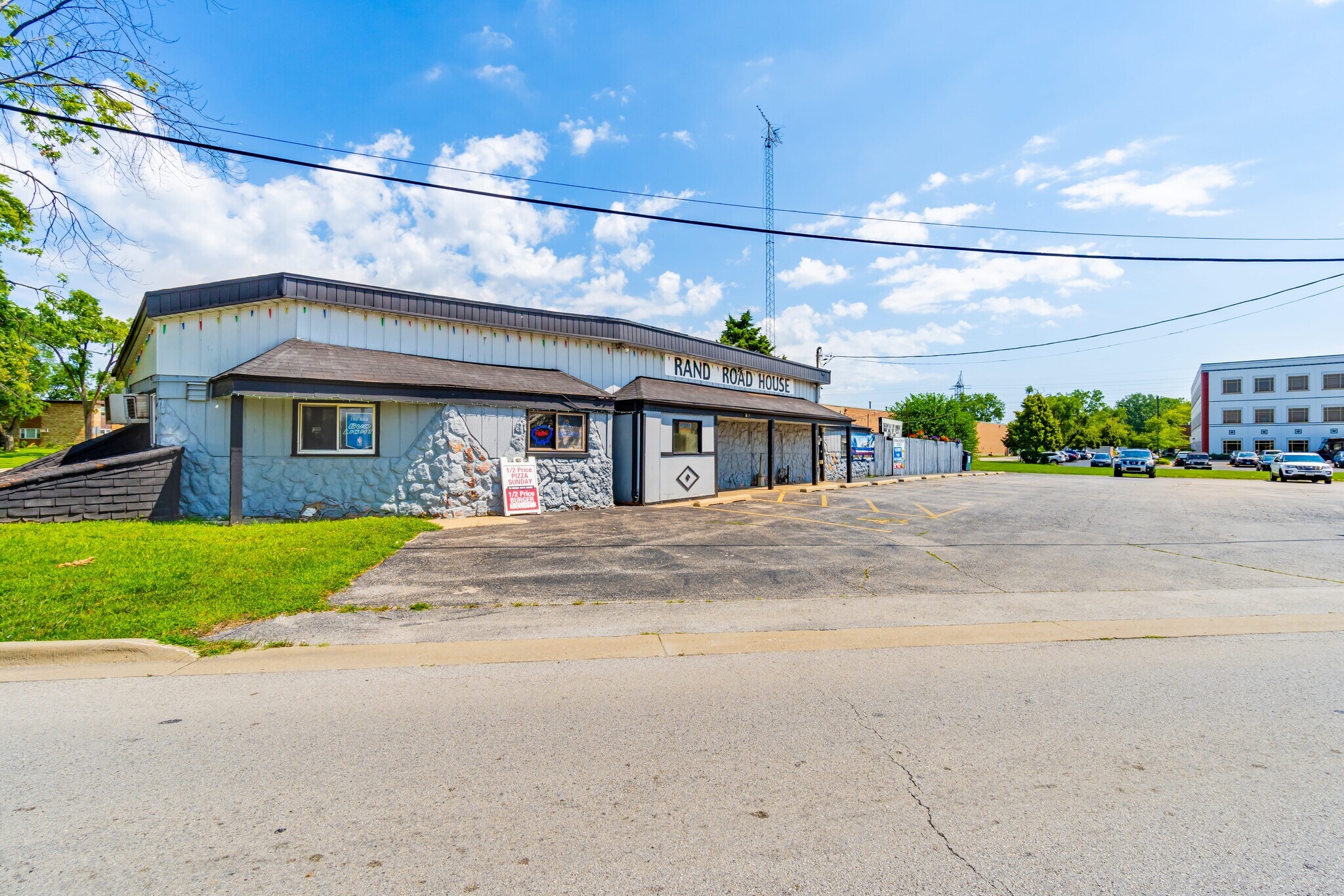 864 Rand Rd, Des Plaines, IL for sale Primary Photo- Image 1 of 9