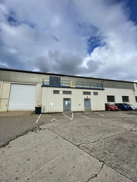 Industrial in Saint-Étienne for lease - Building Photo - Image 2 of 7