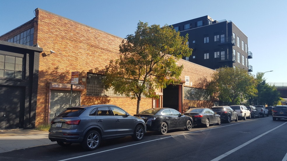 57 Box St, Brooklyn, NY for lease - Building Photo - Image 2 of 8