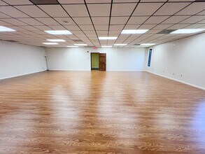 1436 Berlin Tpke, Berlin, CT for lease Interior Photo- Image 1 of 10