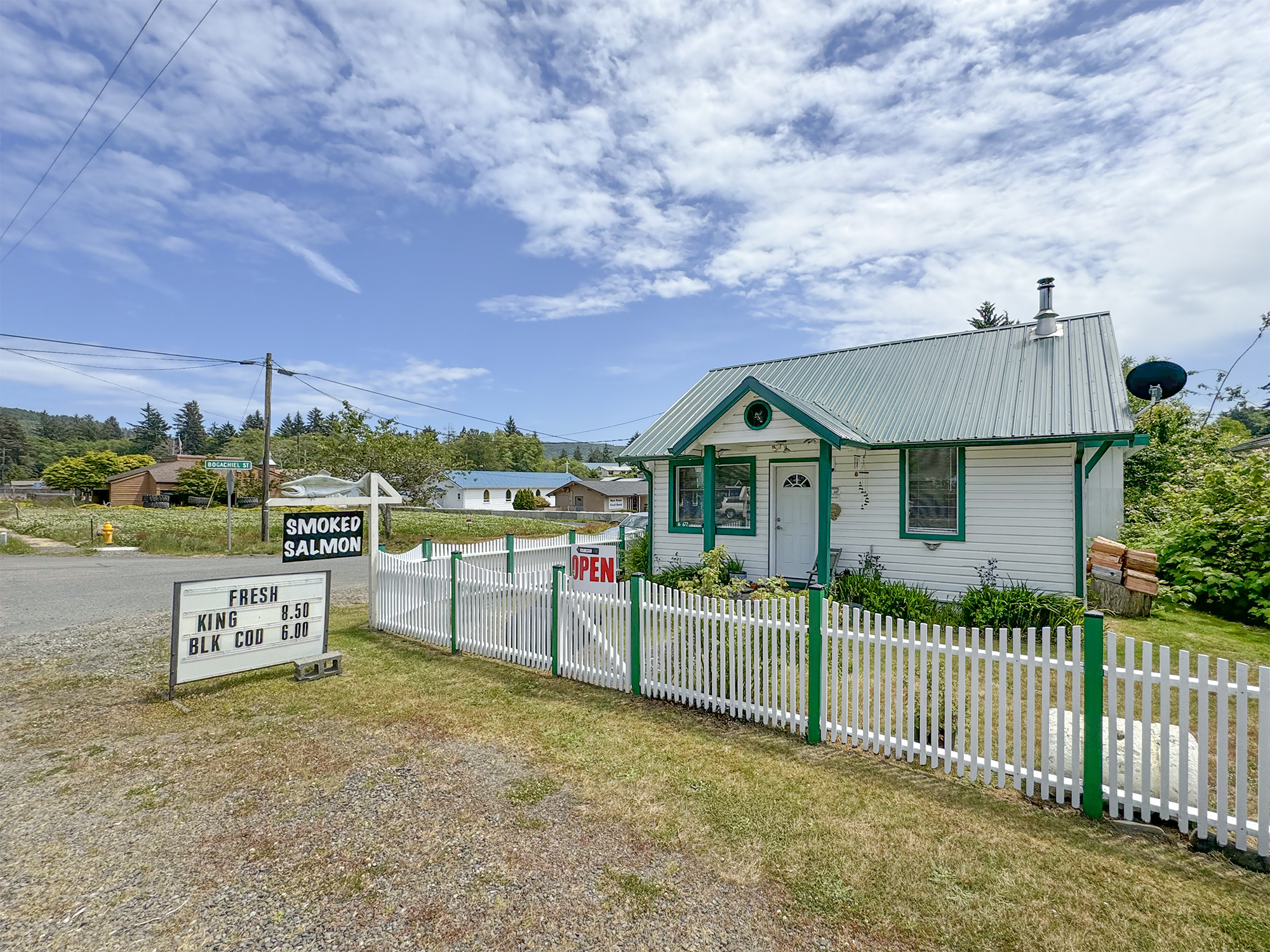 16672 Frontier st, Clallam Bay, WA for sale Primary Photo- Image 1 of 98