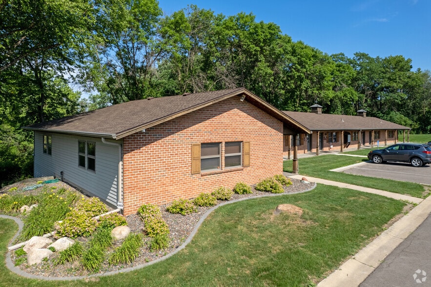 5 County Road B E, Saint Paul, MN for lease - Building Photo - Image 1 of 4