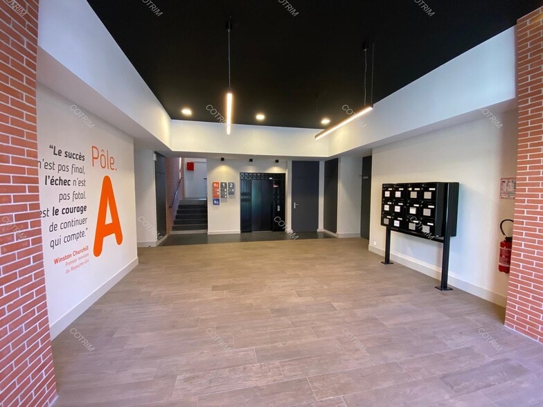 14 Rue Edouard Mignot, Reims for lease - Lobby - Image 2 of 5