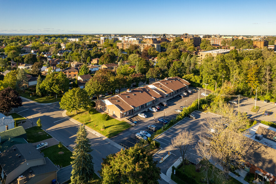 36-38 Rue Canvin, Kirkland, QC for sale - Aerial - Image 2 of 4