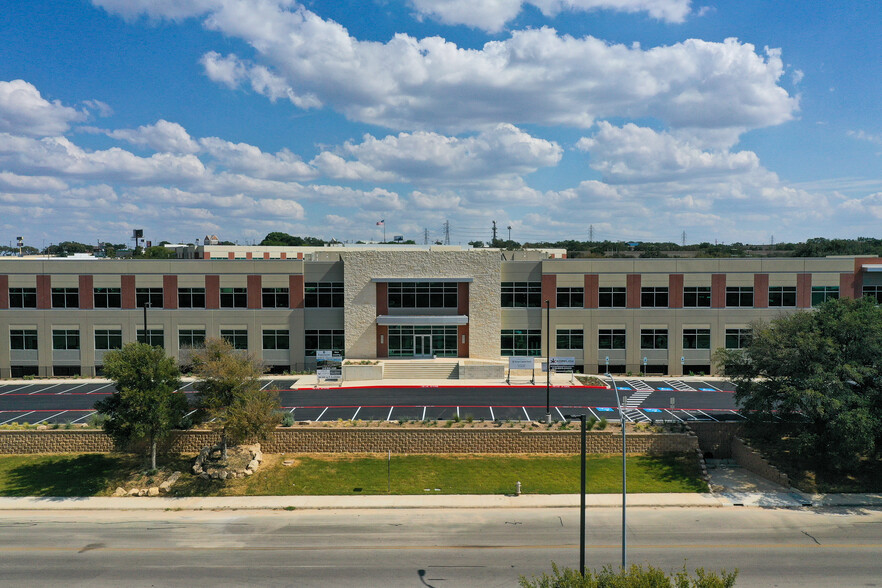 5818 Farinon Dr, San Antonio, TX for lease - Building Photo - Image 3 of 39