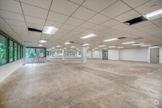 15325 SE 30th Pl, Bellevue, WA for lease Interior Photo- Image 2 of 2