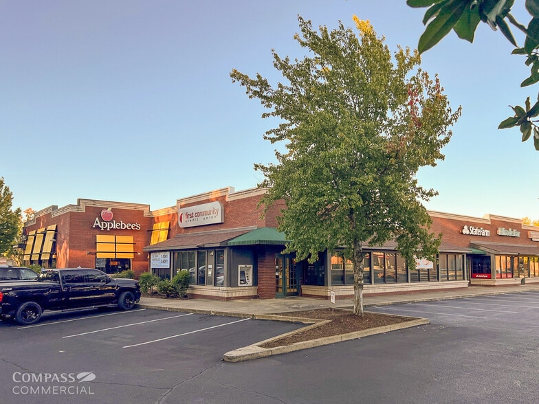 1388 Biddle Rd, Medford, OR for sale - Building Photo - Image 2 of 11