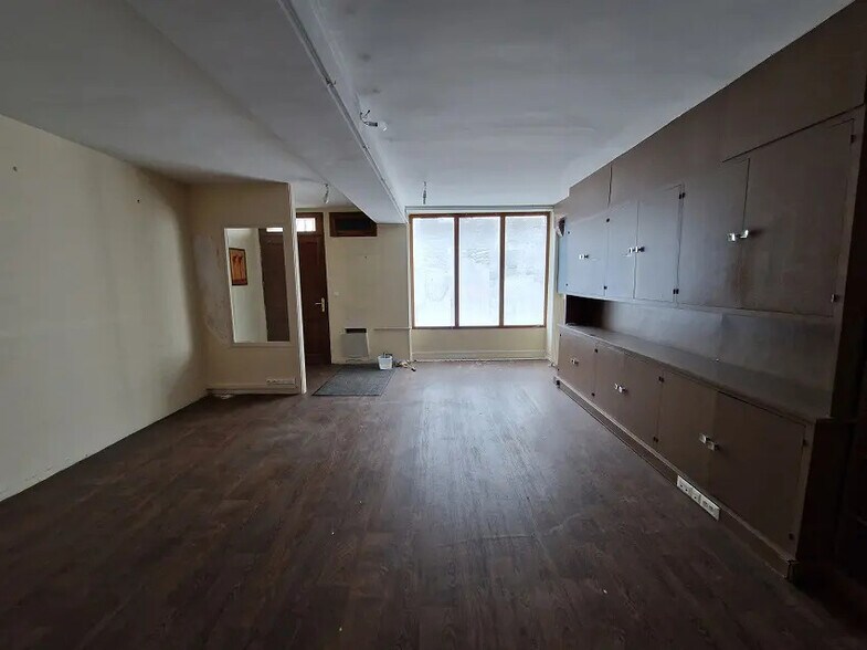 33 Rue De L'Enclos, Houdan for lease - Interior Photo - Image 2 of 6