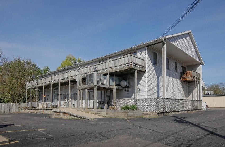 107 W Delaware, Decatur, MI for sale Building Photo- Image 1 of 1