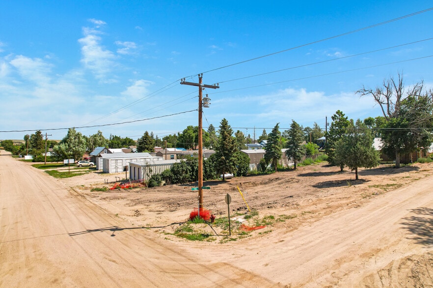 Cheyenne Ave Multiple Income Property portfolio of 2 properties for sale on LoopNet.com - Building Photo - Image 3 of 11