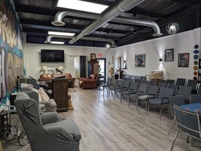 7015 N Manhattan Ave, Tampa, FL for lease Interior Photo- Image 2 of 10