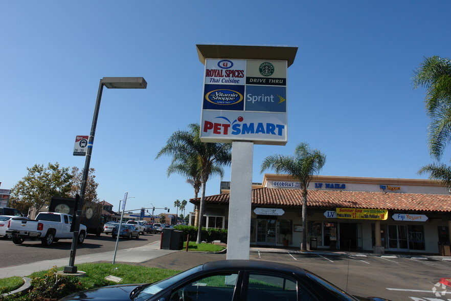 3550-3680 Rosecrans St, San Diego, CA for lease - Building Photo - Image 2 of 4