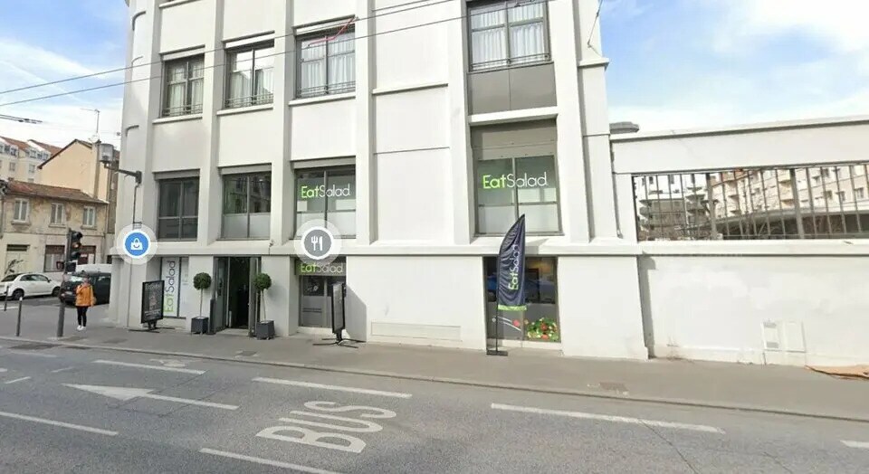 Retail in Lyon for lease - Building Photo - Image 1 of 8