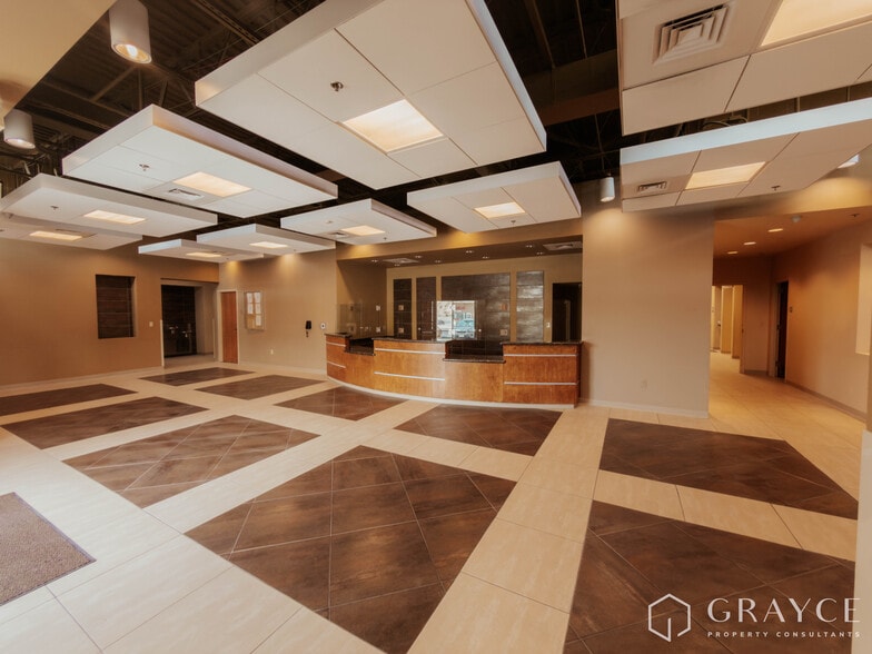 4301 N Mesa St, El Paso, TX for lease - Building Photo - Image 3 of 44