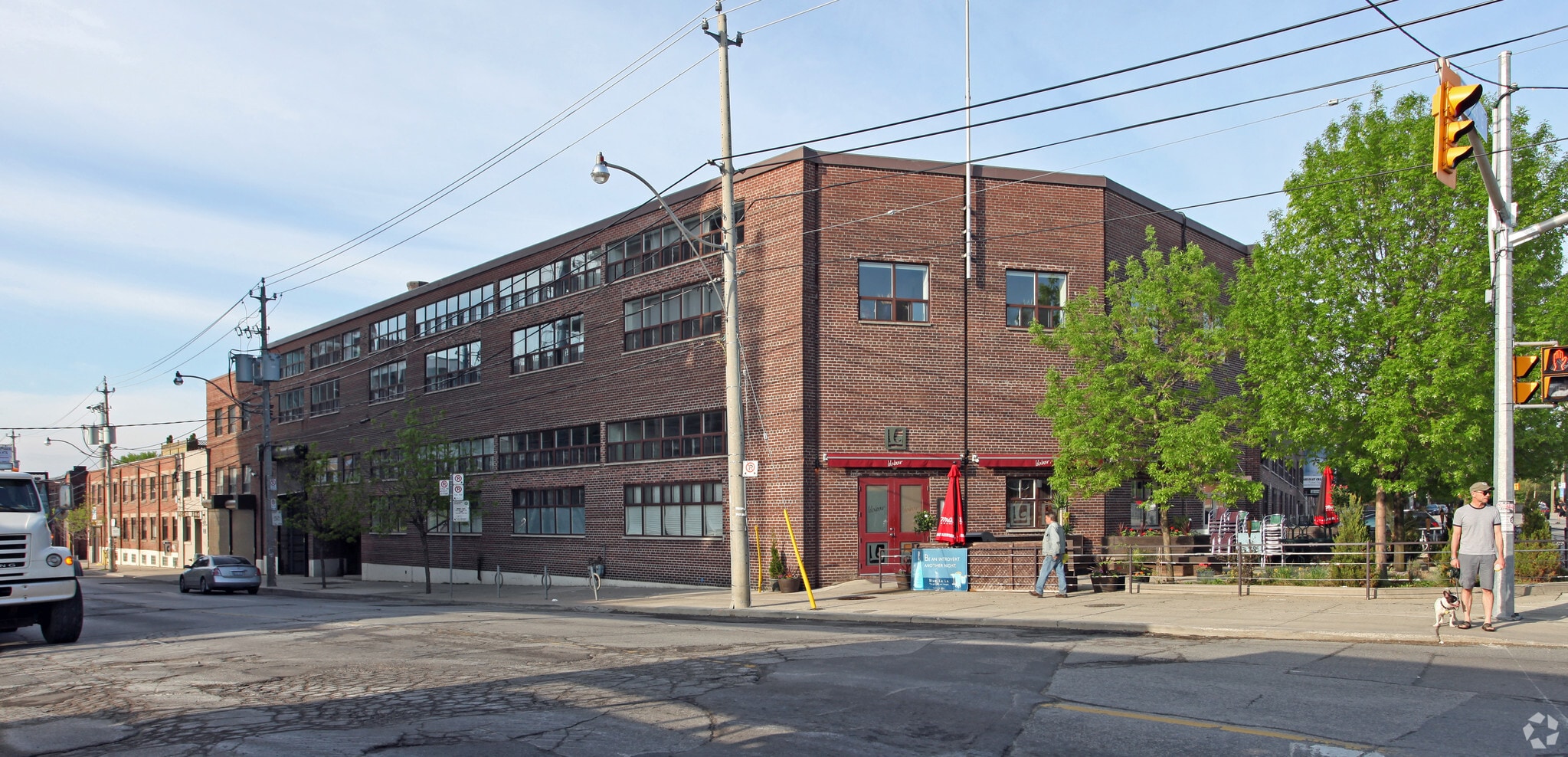 1159 Dundas St E, Toronto, ON for lease Primary Photo- Image 1 of 3